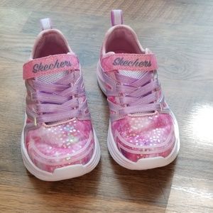 Sketchers girls sz 11 air cooled memory foam shoes